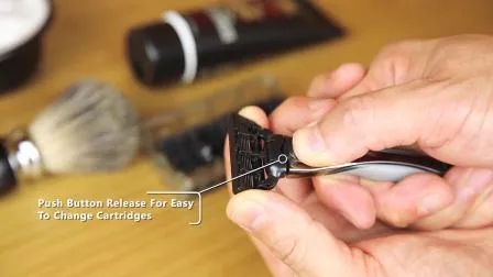 Rasoio con sistema a sei lame con cartucce lavabili con manico in metallo